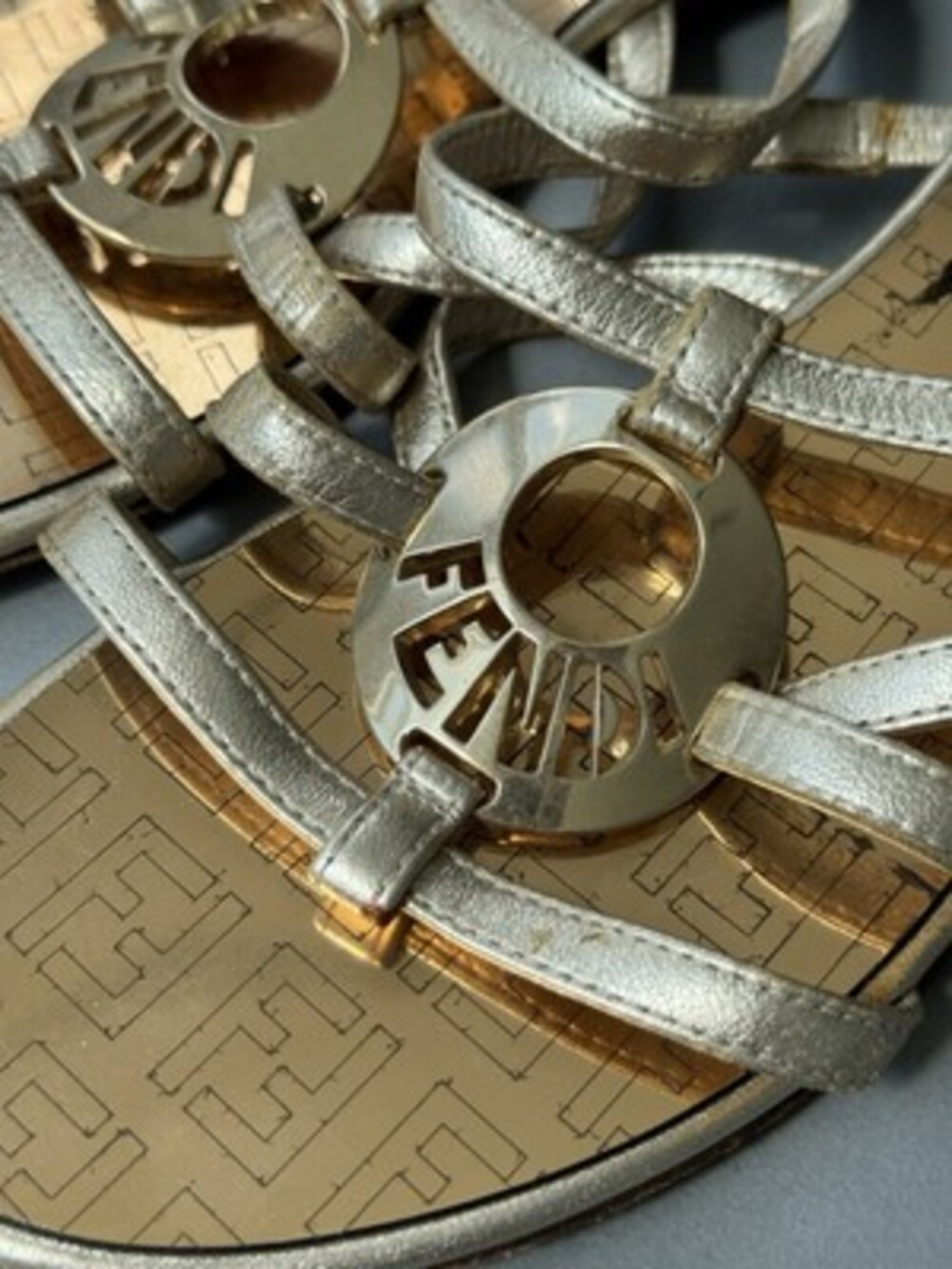 Vintage FENDI GOLD Round LOGO Strappy Flat Sandals Size 37 Metallic USA 7 - Picture 5 of 11